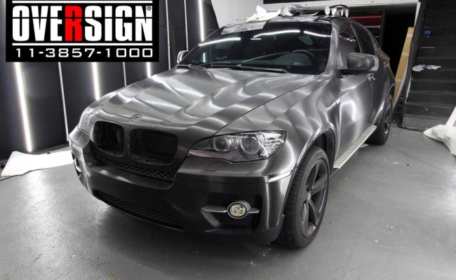 Teto envelopado de preto brilhante bmw X1, audio garage